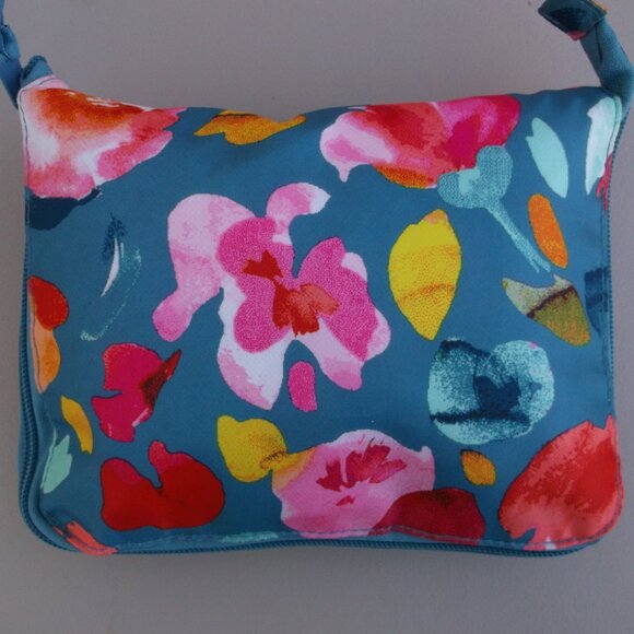 Vera Bradley Foldable Blue Floral Backpack – Like New, Convertible 2-in-1 Design - Picture 4 of 4